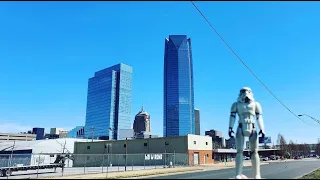 Cazando juguetes antiguos en la ciudad de Oklahoma