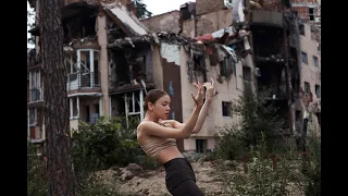 Flashbacks 2022. Beauty and horror.  Improvisation. Dancer Sofia Naumenko.