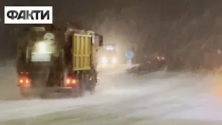 Хуртовини, ожеледь та КРИЖАНИЙ дощ! Рівненщина потерпає від рясних снігопадів