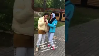 Нюша с подругами в InstaStories 09 06 18