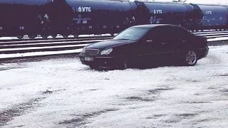 First snow with Mercedes -Benz  W203 (drift )