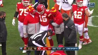 NFL - Knocked Senseless Patrick Mahomes in locker room - Concussion protocol? [2020 Playoffs]
