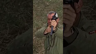 Lee Marvin uses a M3 "Grease Gun".  The Dirty Dozen (1967). Robert Aldrich 📽