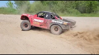 Ты его давно ждал! Traxxas Unlimited Desert Racer, который намерен уделать Losi