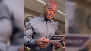 Vikings Legend Adrian Peterson Reads Handwritten Fan Letters