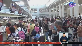 Kabilang sa mga pasaherong dumagsa sa bus terminals sa EDSA... | SONA