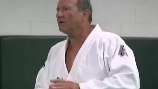 HILARIOUS!!! Ed O'Neill's VERY First Class at the Gracie Jiu-Jitsu Academy