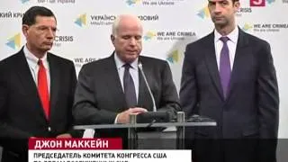Маккейн в Киеве  обсудил с Петром  Порошенко военную помощь Украине