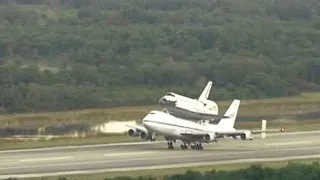 CBS This Morning - Shuttle Discovery's last trip -- to Smithsonian