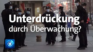 Überwachung der Uiguren | China: Überwachungsstaat oder Zukunftslabor?