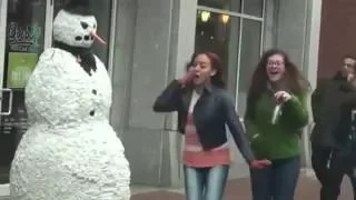 Scary Snowman Scare Prank   Funny Videos at Videobash