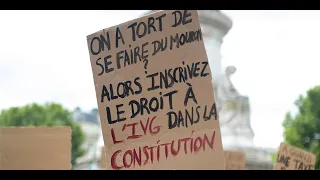 Faut-il inscrire le droit à l'avortement dans la constitution ?