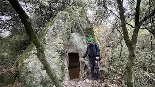 Mezardan Gelen Kokuya Rağmen Defineyi Çıkardık !!!