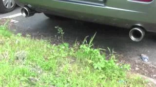 Chrysler 300C 5.7L HEMI V8 with FLOWMASTER cat-back revving !
