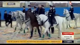 Новости .Политика.Срочно ! Путин скачет на коне с девушками.