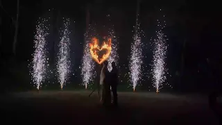 Огненное оформление на свадьбу! Сердце и холодные фонтаны