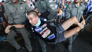 Israelische Regierungskritiker blockieren Flughafen