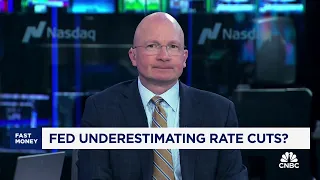 Buy stocks on weakness that typically benefit from rate cuts, Canaccord’s Tony Dwyer suggests