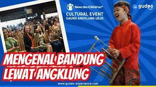 Rombongan WNA Main Angklung di Saung Udjo