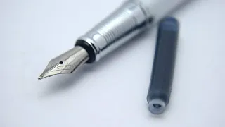 How to insert Ink Cartridge in calligraphy pen | Learn calligraphy tutorial | Krafty Tóts