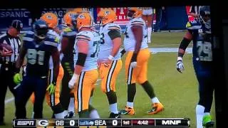 Aaron Rodgers sacks himself in Seattle