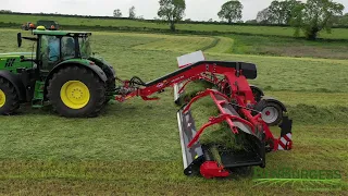 A new raking concept! Kuhn Merge Maxx 1090 and John Deere 6215R