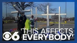 Former police officer brings 6 crosses to Virginia Walmart: 'This affects everybody'