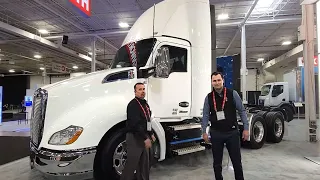 2022 Kenworth T680E Electric Tractor Truck Review - TruckWorld 2022