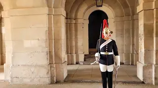 Changing of the Guards female guard waiting command #horseguardsparade