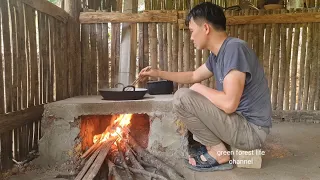 Cook a meal after finishing the stove and floor. Survival Instinct, Wilderness Alone ( ep182 )