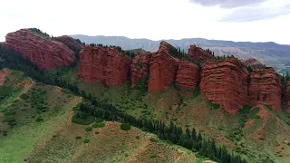 Киргизия, оз.Иссык-Куль, Южное побережье, Джеты-Огузское ущелье  (Жети-Өгүз), июль 2022.