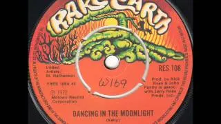 Wolfe - Dancing In The Moonlight (King Harvest cover 1972) (1972)