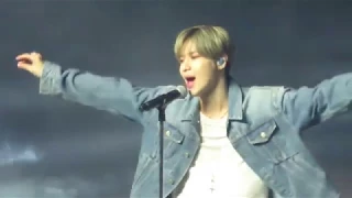 TAEMIN (태민) - Despacito - Music Bank in Chile 2018