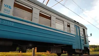 ер2-366 с пассажирским поездом