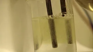 Электролиз раствора хлорида калия / electrolysis of potassium chloride solution