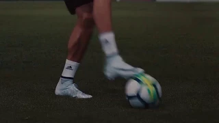 Ronaldo does the FIFA 18 El Tornado/One Foot Spin Skill move in REAL LIFE!!!