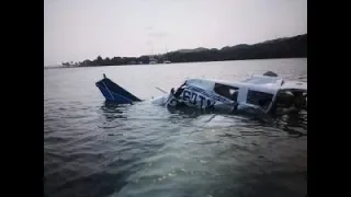 Avião de turista cai no mar