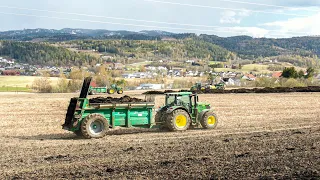Per Reese Maskin AS with 2x John Deere 6155r & 6250r Spreading manure
