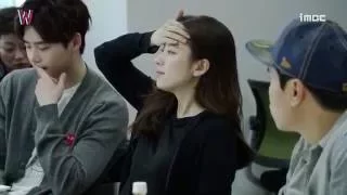 [Behind The Scenes_W] 이종석-한효주 남다른 케미 발산, 첫 대본 리딩현장! - W