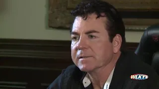 Papa Johns founder, John Schnatter, apologizes for slur, blames agency