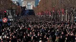 Vaste hommage populaire à Johnny Hallyday