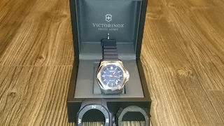 Часы Victorinox INOX. Подарок на новый год.