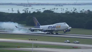 747-400 Arriving/Taxi at Tampa International Airport (4k/no audio)