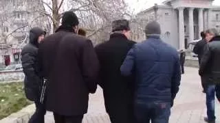 Ахтема Чийгоза выгнали с площади Ленина (Симферополь)