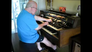 Mike Reed plays "Blues in the Night" on his Hammond Organ