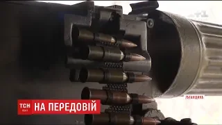 Позиції українських військових на передовій активно обстрілюють з різних видів зброї