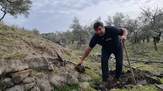 Limpiando un caño.