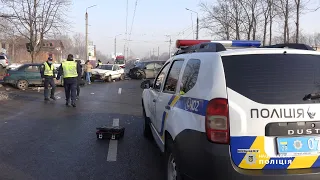 Поліція розслідує смертельну аварію біля Франківська, де загинули дві людини