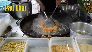STREET FOOD IN BANGKOKI Amazing PAD THAI cooking I Petchaburi Soi 5 & 7 food tour