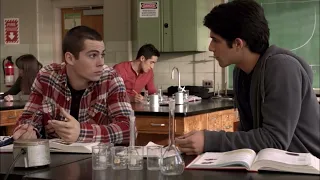 Teen Wolf 2x02 Sheriff Stilinski arrests Isaac believing has something to do with his fathers murder